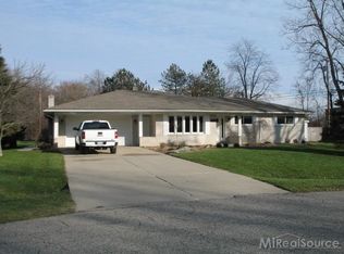 7495 Farr Ct, Shelby Township, MI 48316