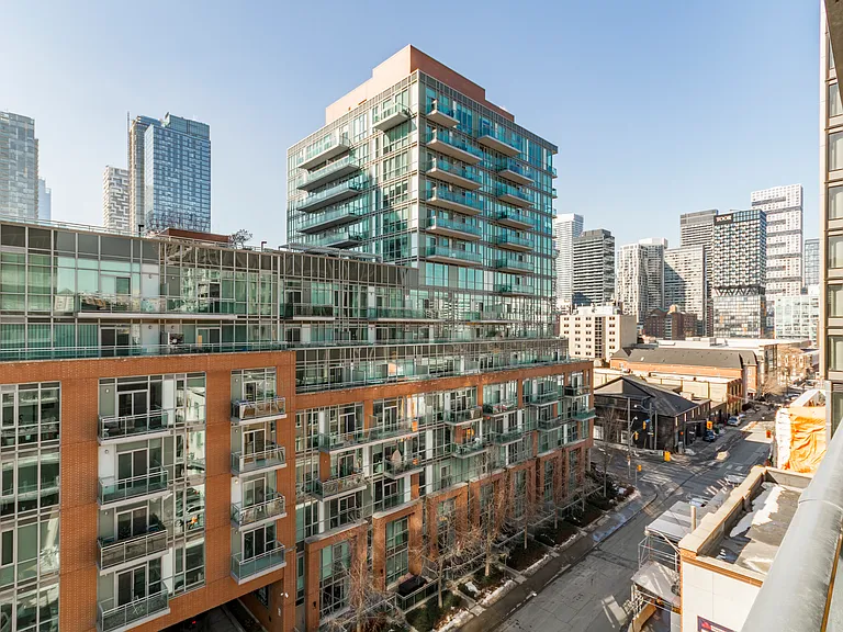 105 George St #713 — Photo 23