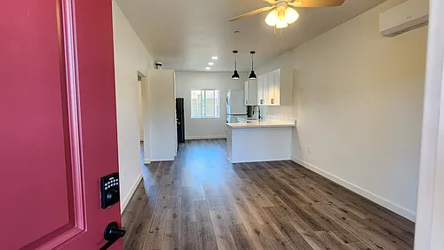 728 W 1st Ave #201 Photo 1