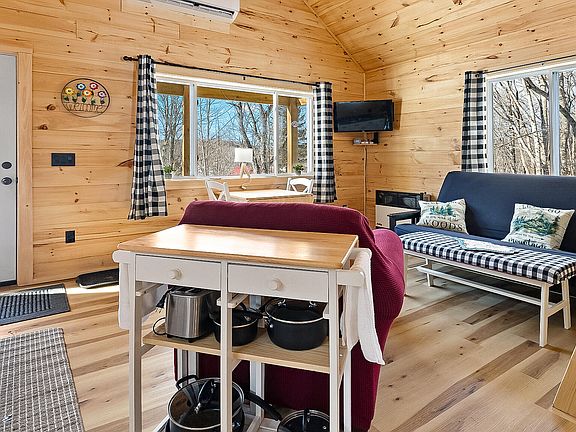 4th image of 4 Moulton Hill Road