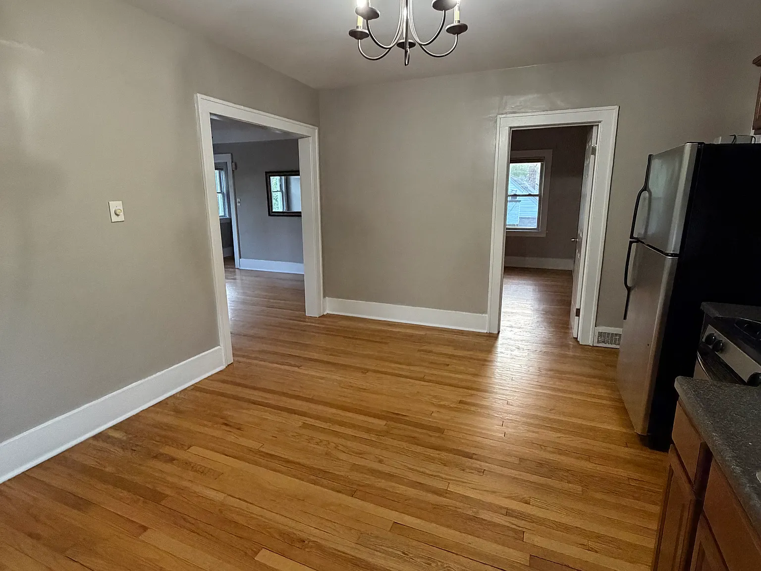 2 bed, 745 sqft, $1,600 — Photo 4