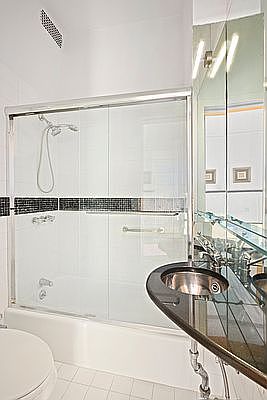 5th image of 140 W 69th St APT 58A