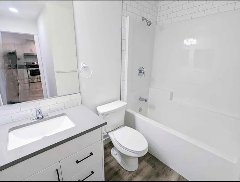 Building Photo - 10882 98th St NW #203