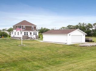 4462 45th St N, Fargo, ND 58102