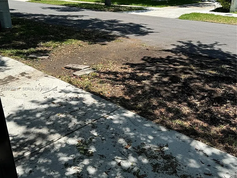 8275 SW 205th Ter — Photo 8