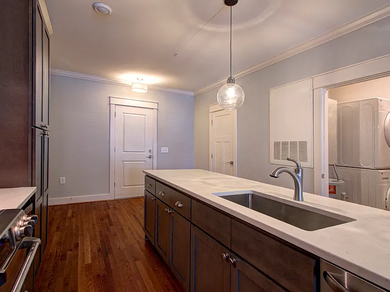 525 East Blvd — Photo 43