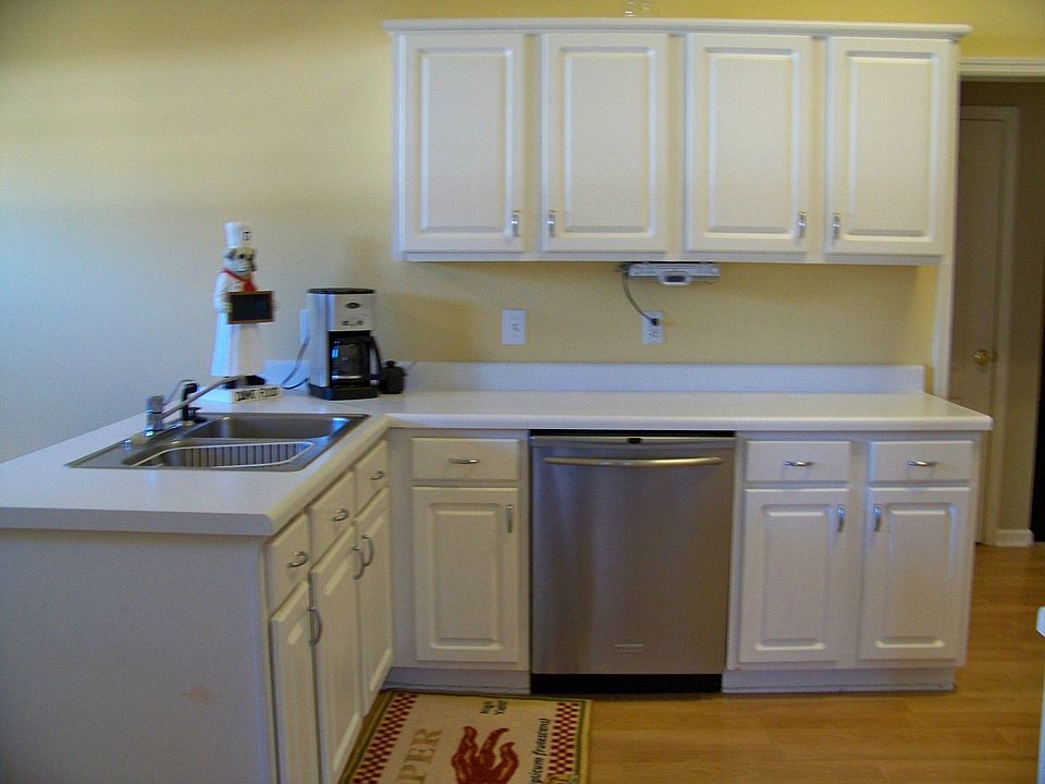 2nd image of 111 Saint George Pl