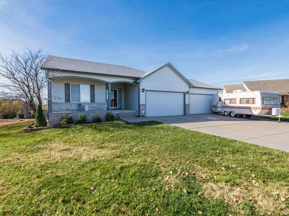 225 W Winterset Cir, Goddard, KS 67052