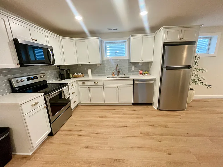 2442 Carrollton Ave #B — Photo 2