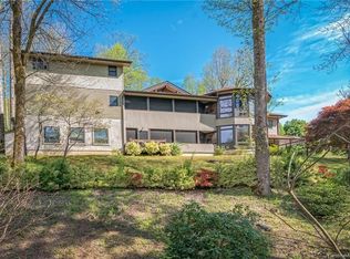 149 Freeman Knolls Dr, Hendersonville, NC 28792