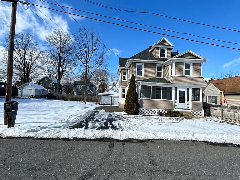14 Park Pl — Photo 1