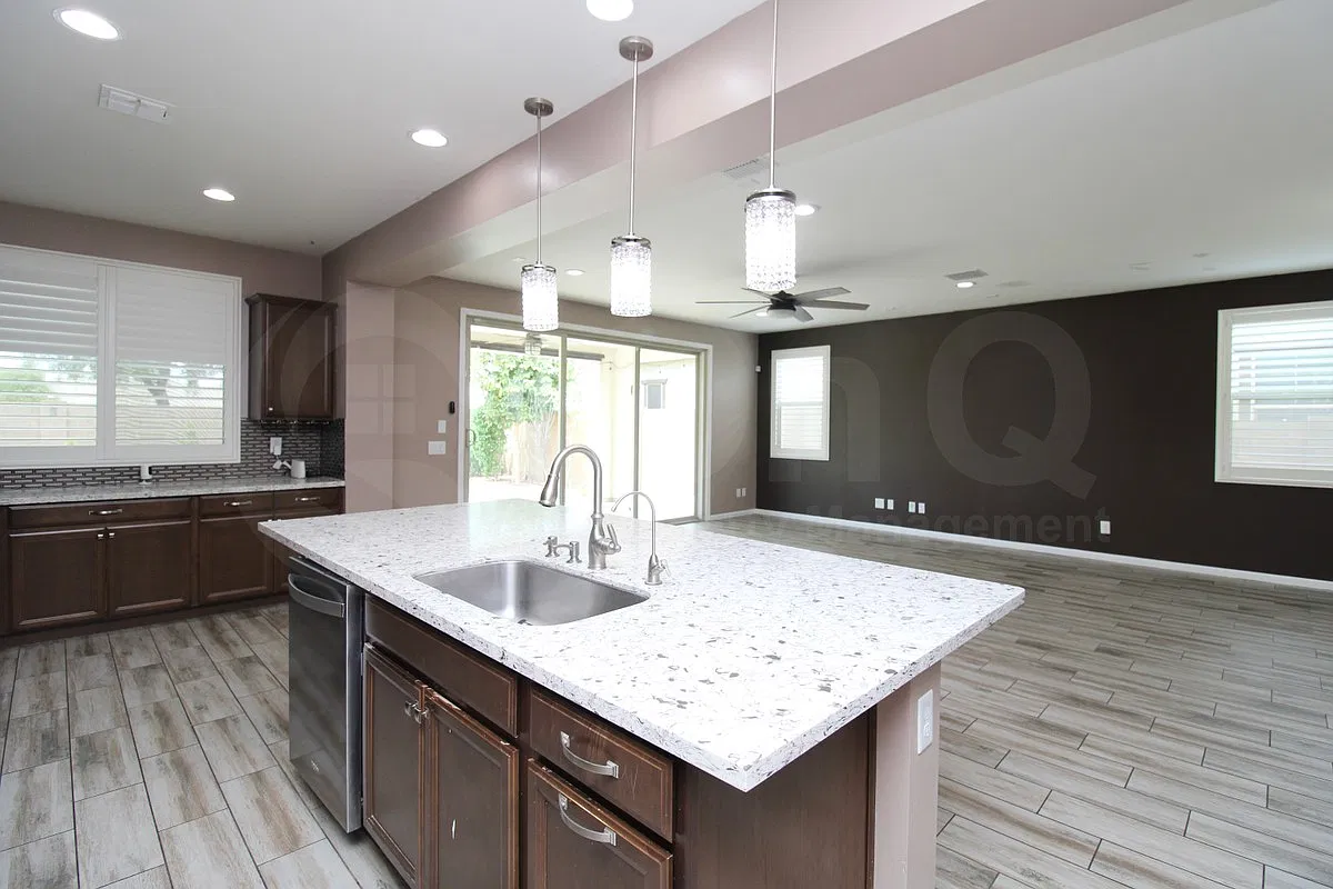 4 bed, 4.5 bath, 3063 sqft, $3,199 — Photo 3