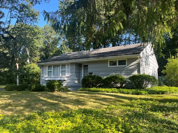 614 Maxwell Dr, Titusville, PA 16354