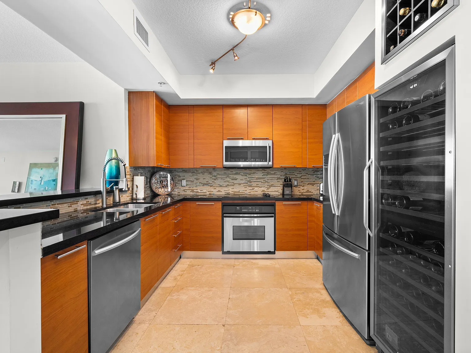 350 Las Olas Place — Photo 4