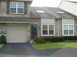 5612 Stonecroft Ln, Allentown, PA 18106