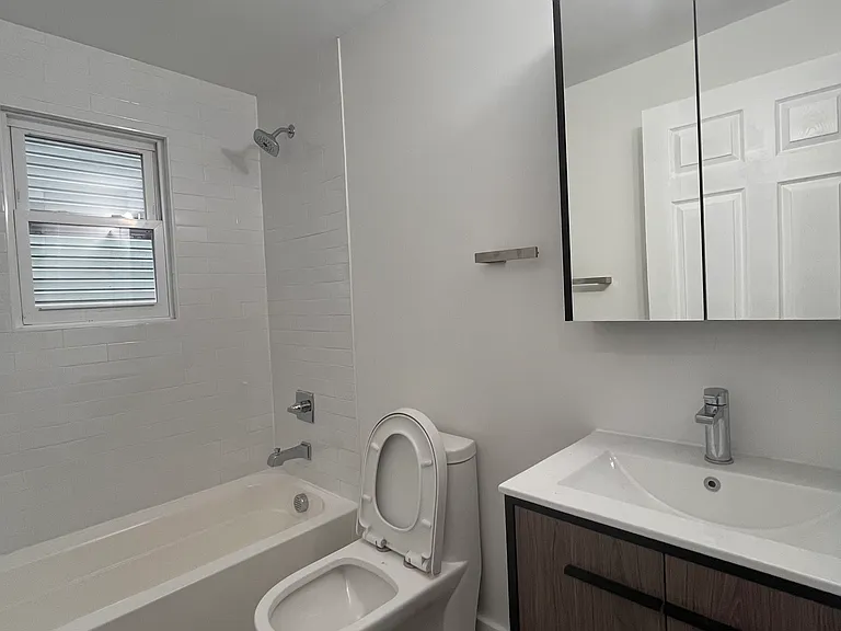 38 Tillinghast St #1R — Photo 8