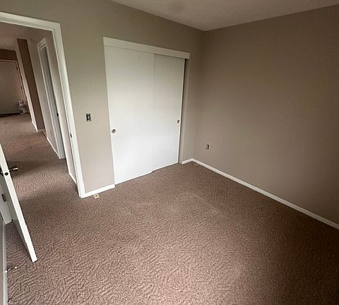 3rd image of 620 Everett St #20
