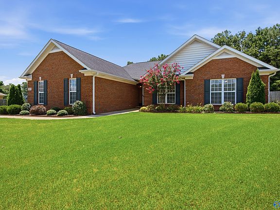 4th image of 139 Castlehill Dr