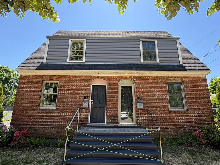 89 Crescent Way — Photo 1