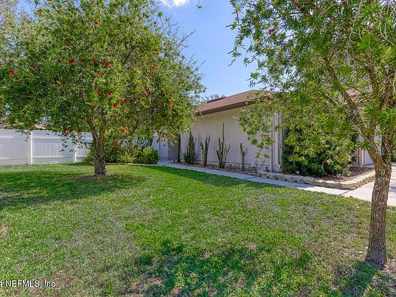 3rd image of 8849 CHAMBORE Drive