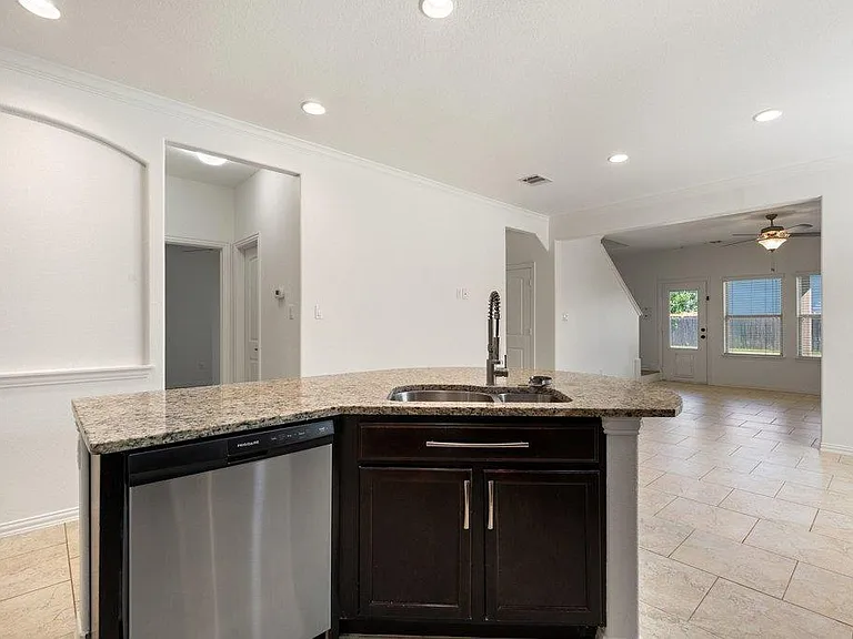 370 Vermilion Marble Trl — Photo 12