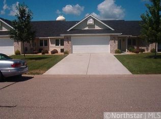 105 Hill Ridge Ct, Prescott, WI 54021