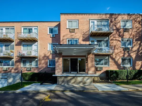 8541 Lotus Ave APT 712, Skokie, IL 60077