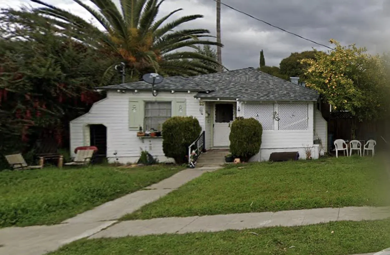 28 Sunnyslope Ave photo 1