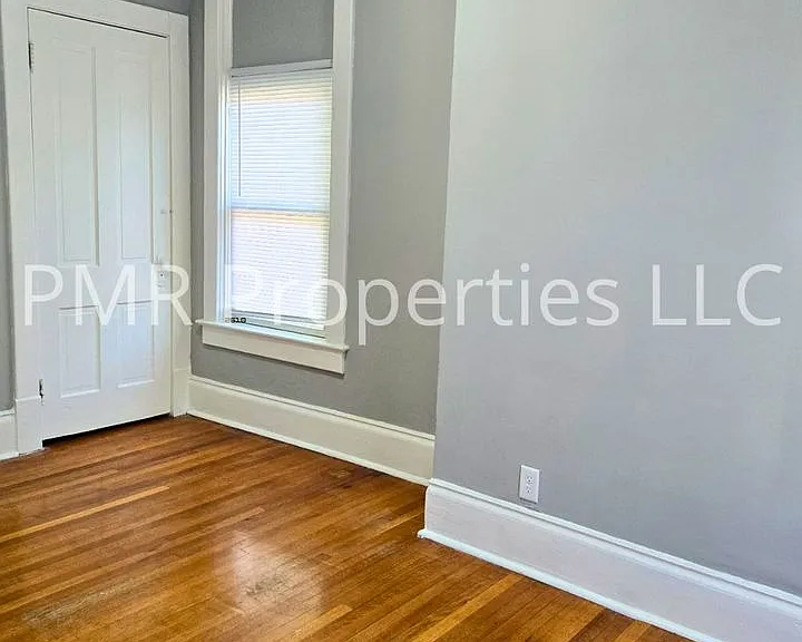 805 2nd Ave — Photo 3