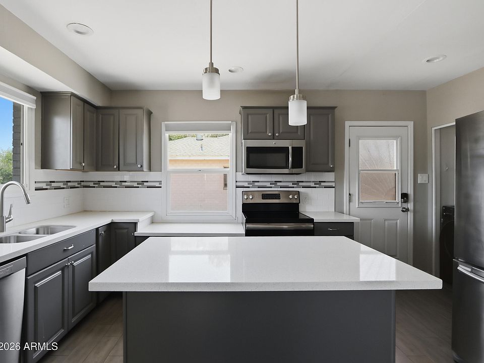 1st image of 3022 N 17TH Avenue