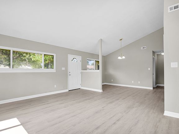 4th image of 125 Pirates Rd APT 8