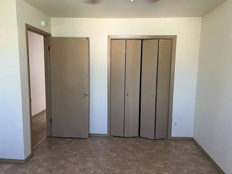 1222 W Date St — Photo 6