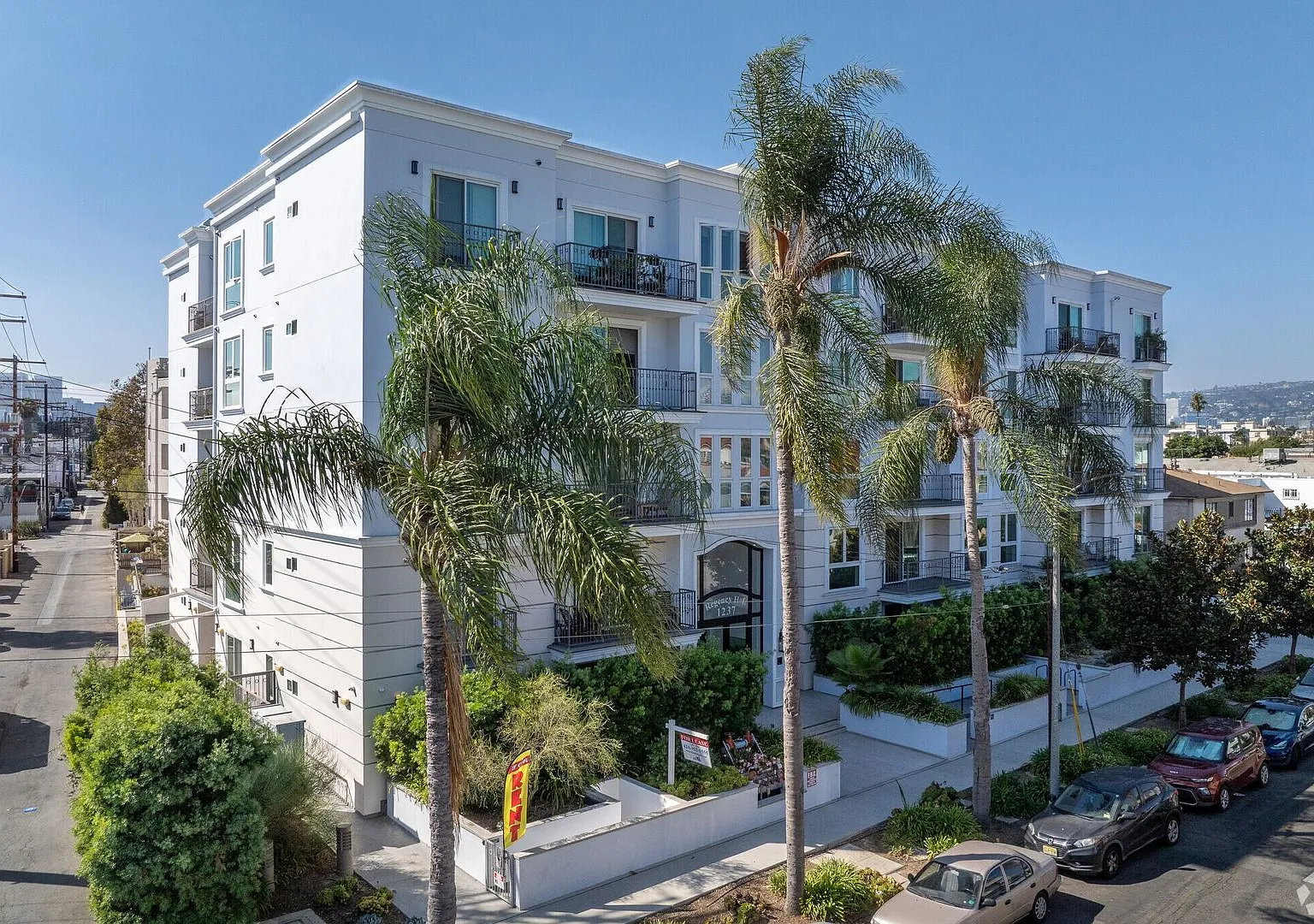 Regency Holt Apartments — Photo 1