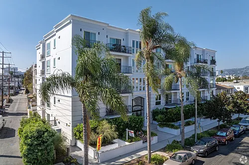 Regency Holt Apartments Photo 1