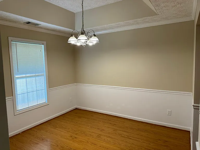 1542 Oakleaf Ct — Photo 5