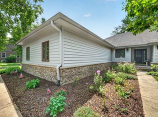 10293 E Hickory Ridge Dr, Rochelle, IL 61068