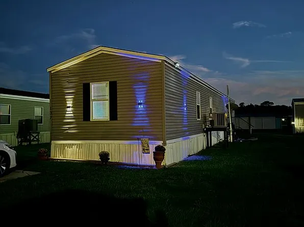 137 Mariah Ln, Belle Chasse, LA 70037