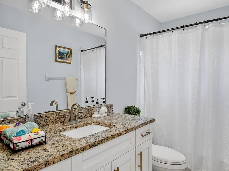1080 Salmon Isle — Photo 45