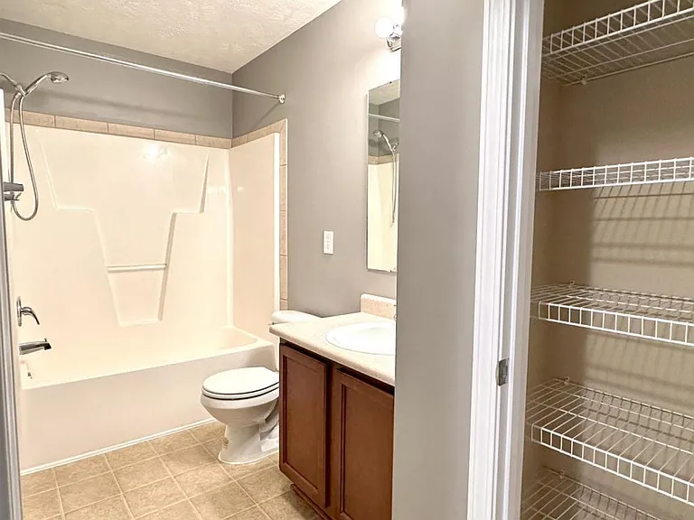 385 Americana Dr — Photo 13