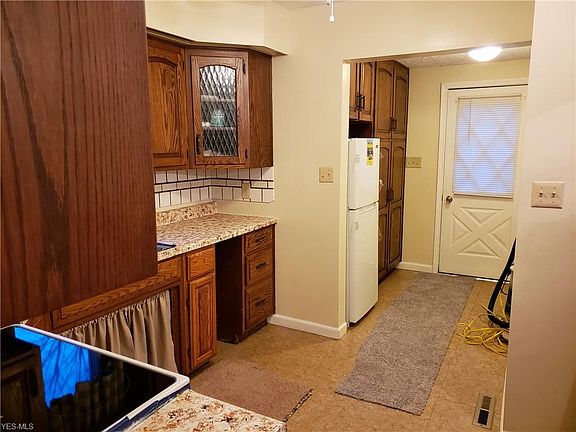 5th image of 1227 W 11th St