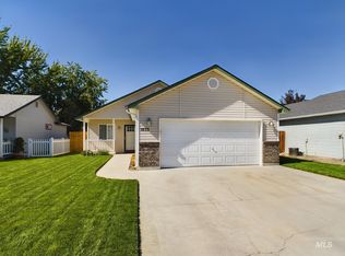 1033 S Cherokee Ave, Emmett, ID 83617