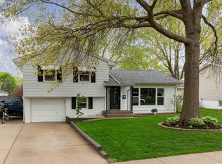 3710 Pacific St, Davenport, IA 52806