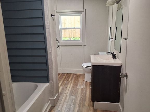 3rd image of 109 E Main St