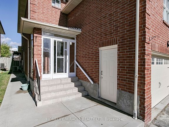 3rd image of 33 Adam St