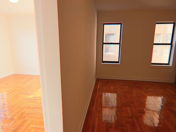 2nd image of 19 Cumming St APT 2L