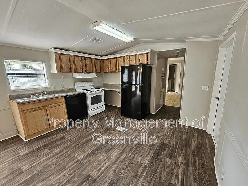 3 bed, 2.0 bath, $995 — Photo 4