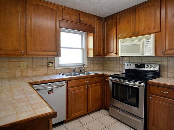 5th image of 3012 Overwood Ln