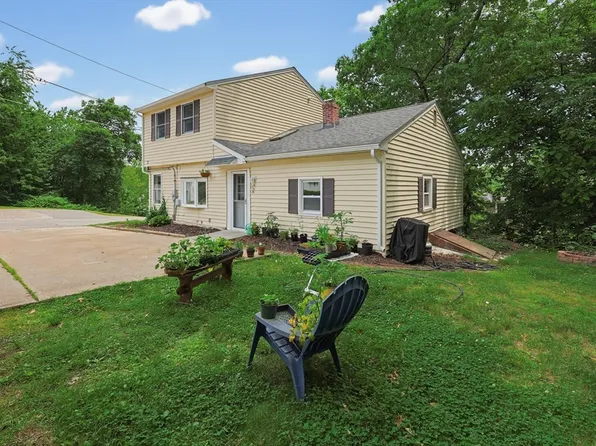 11 3rd Ave, North Chelmsford, MA 01863