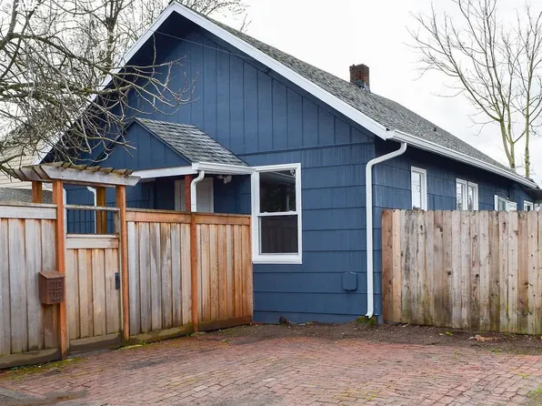 8716 SE Ellis St, Portland, OR 97266