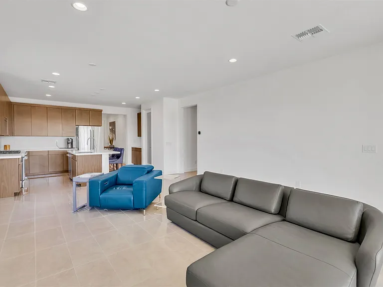 3399 W Emerald Rd — Photo 9